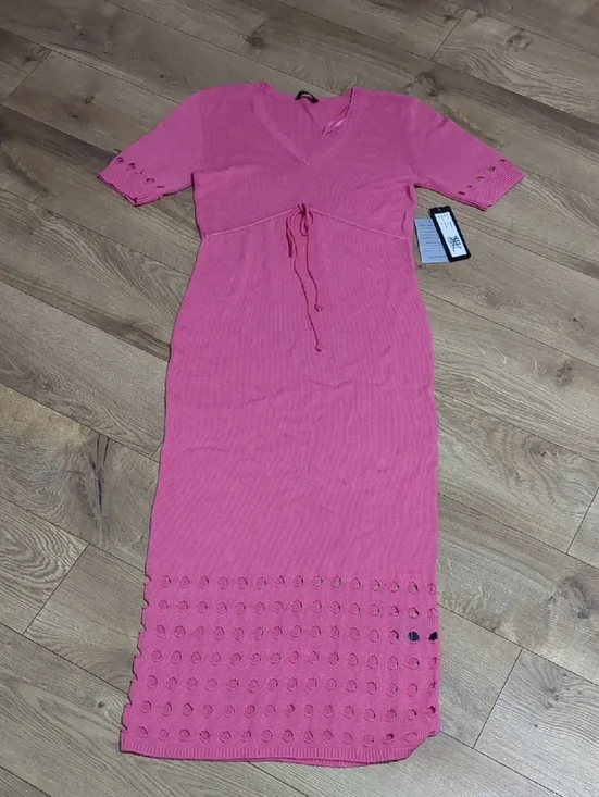 BEBE Tie Front Cutout Crochet Midi Dress  Fuchsia Women's Size Small NWT - Picture 5 of 11